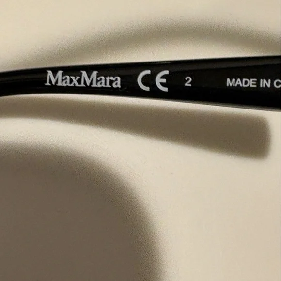 MaxMara Tortoise shell Sunglasses with Gold Accents and  display picture 3